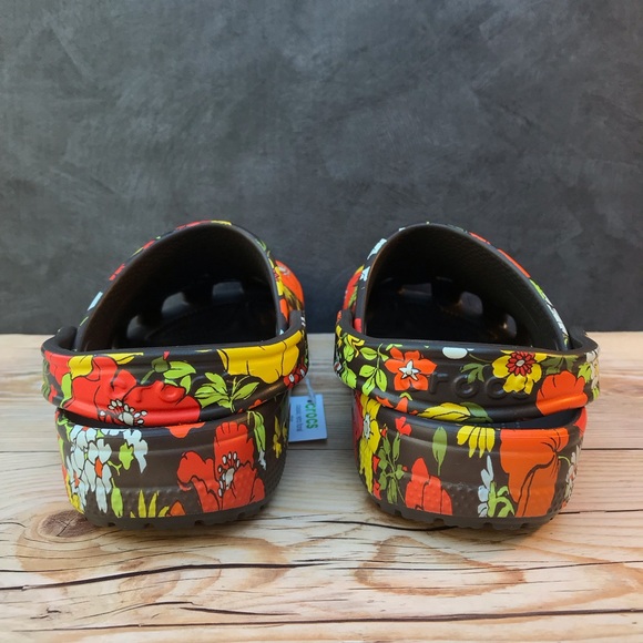 Crocs Classic Retro Floral Clog - Picture 11 of 16
